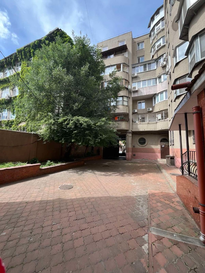 продажа трехкомнатной квартиры номер A-173229 в Приморском районе, фото номер 17